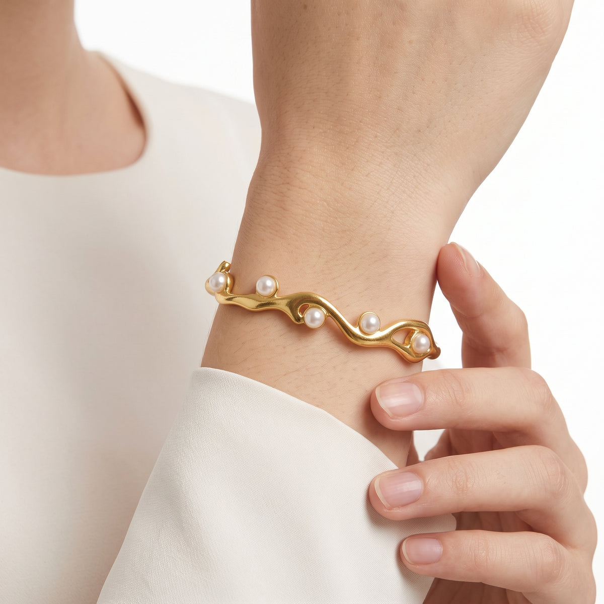 PEARL WHIRL CUFF | Adjustable