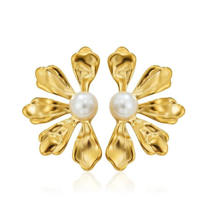 Aurelia Pearl Studs
