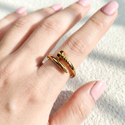 NAIL RING