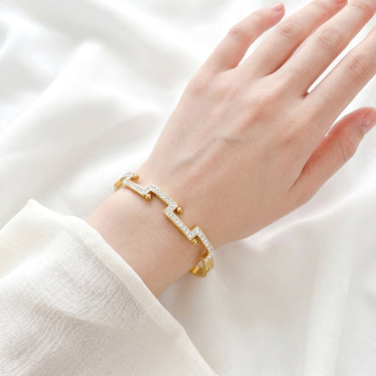 Zig-Zag Sparkling Bangle